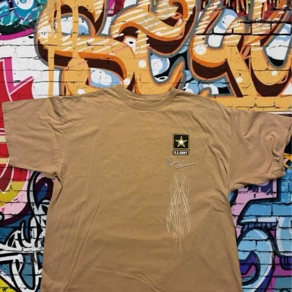 Nascar Men's Tan and Brown T-shirt